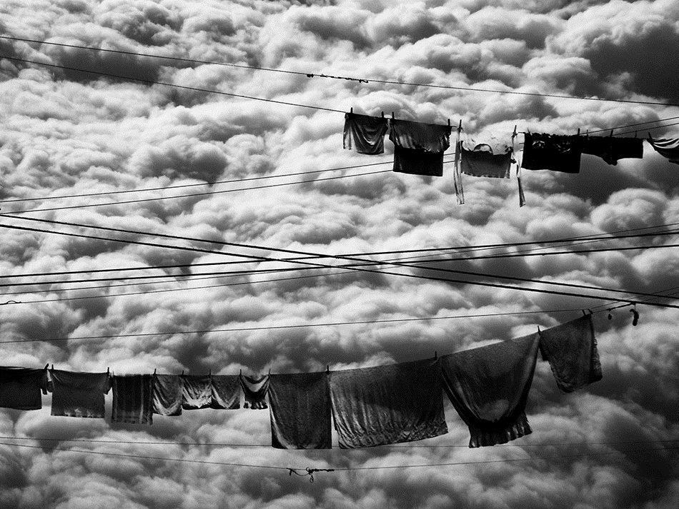 Облаками там и тут. Картина облака. Там за облаками Рождественский. 1995 - Там за облаками. Черно-белый картинки фото на веревочке.